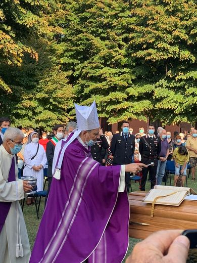 My uncle Don Mauro’s funeral on 11 September 2020, held outdoors at his church in Fiesso during Covid, with the Bishop of Bologna presiding.
